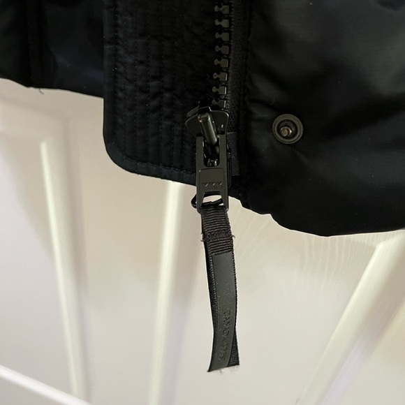 🎄🥗Like new condition Canada Goose MCKENNA Coat Black Size M - Picture 8 of 15